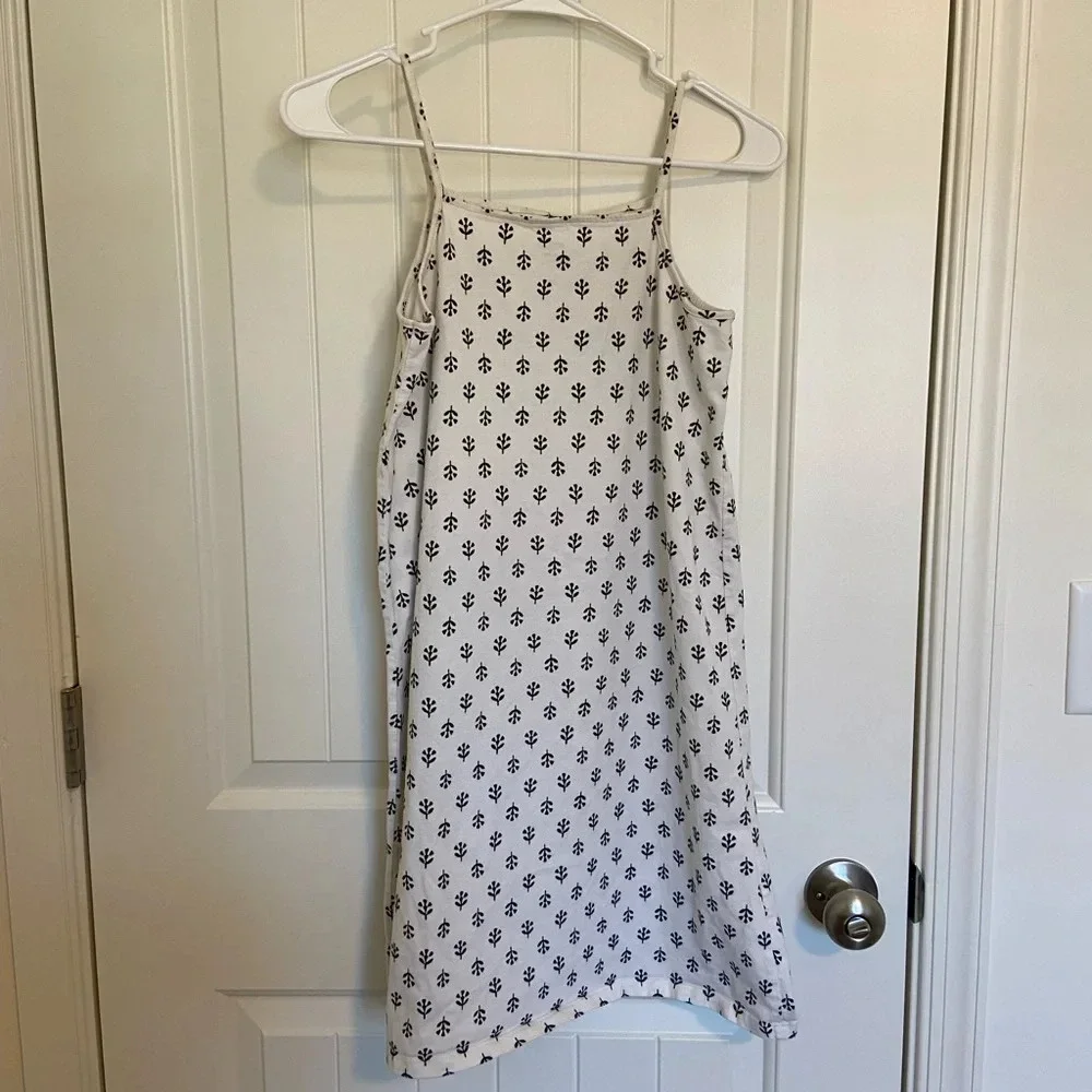 Old Navy girl’s frilled‎ neckline dress — XL